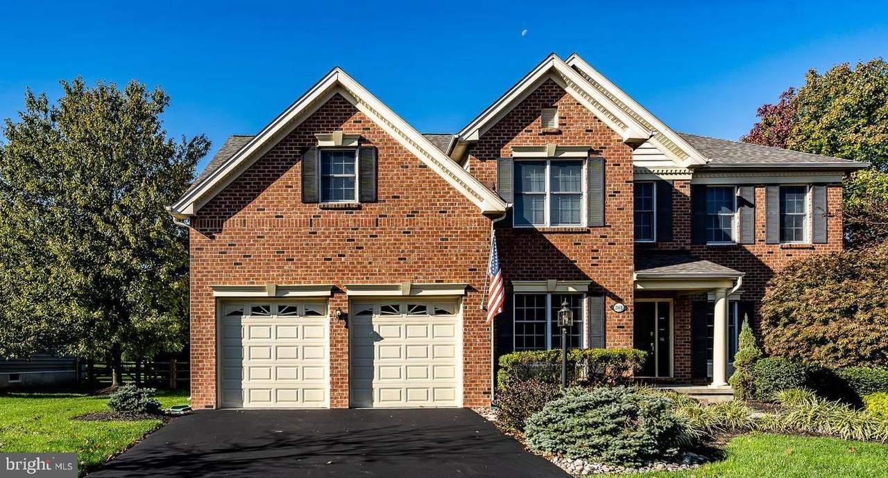 281 Rivercrest Drive - Photo 1