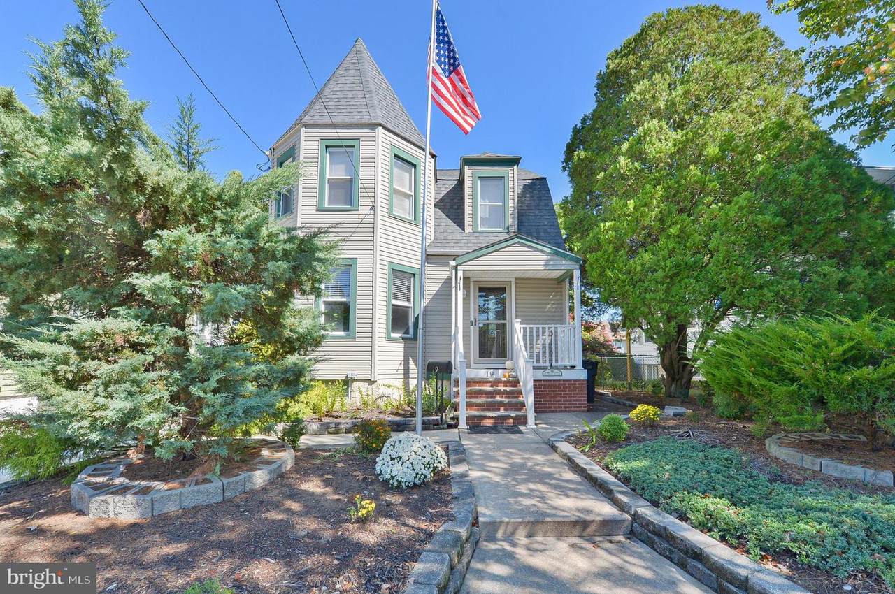 19 Thompson Avenue - Photo 1