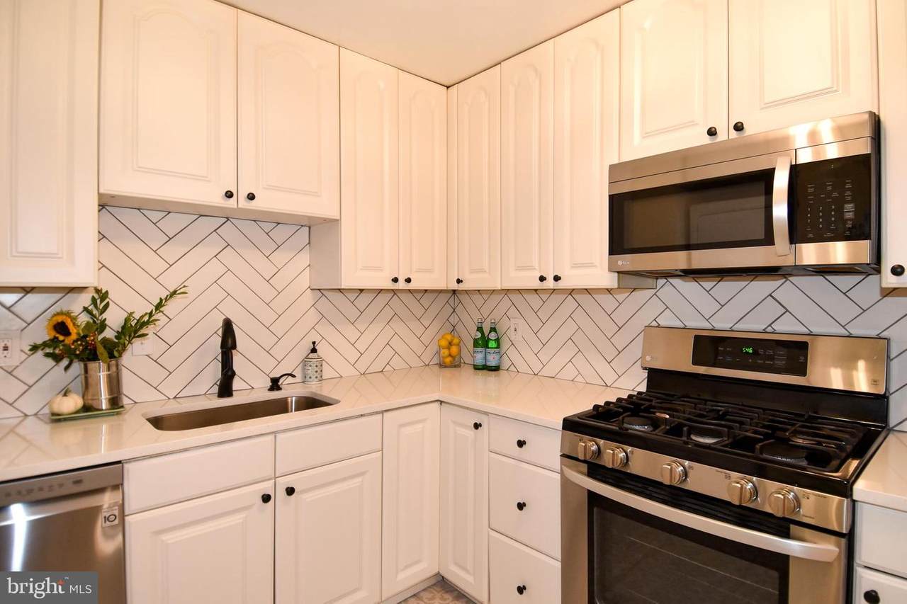 20 Monroe Street - Photo 1