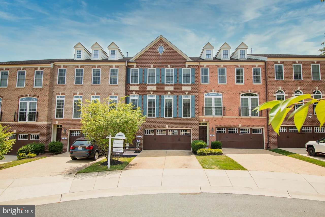 12 Middlebury Court - Photo 1