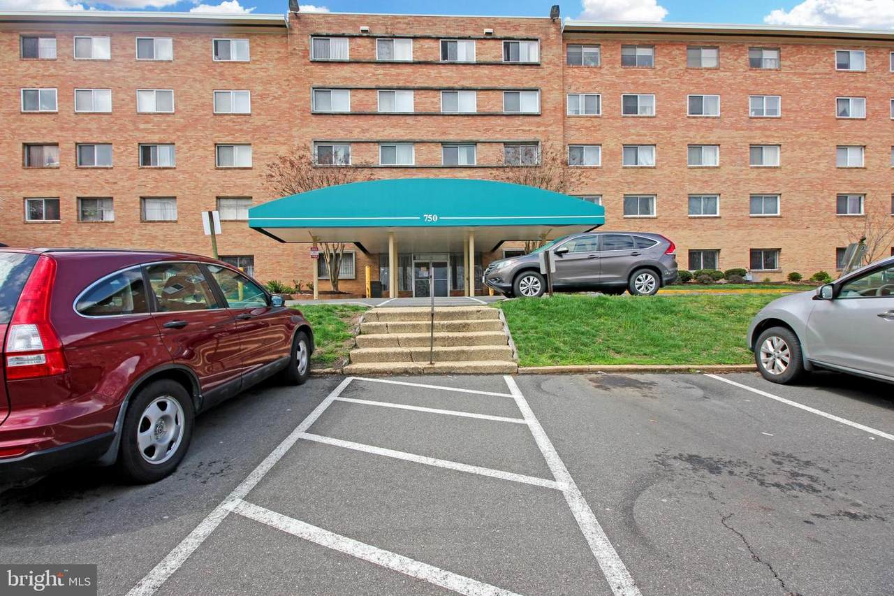 750 Dickerson Street - Photo 1