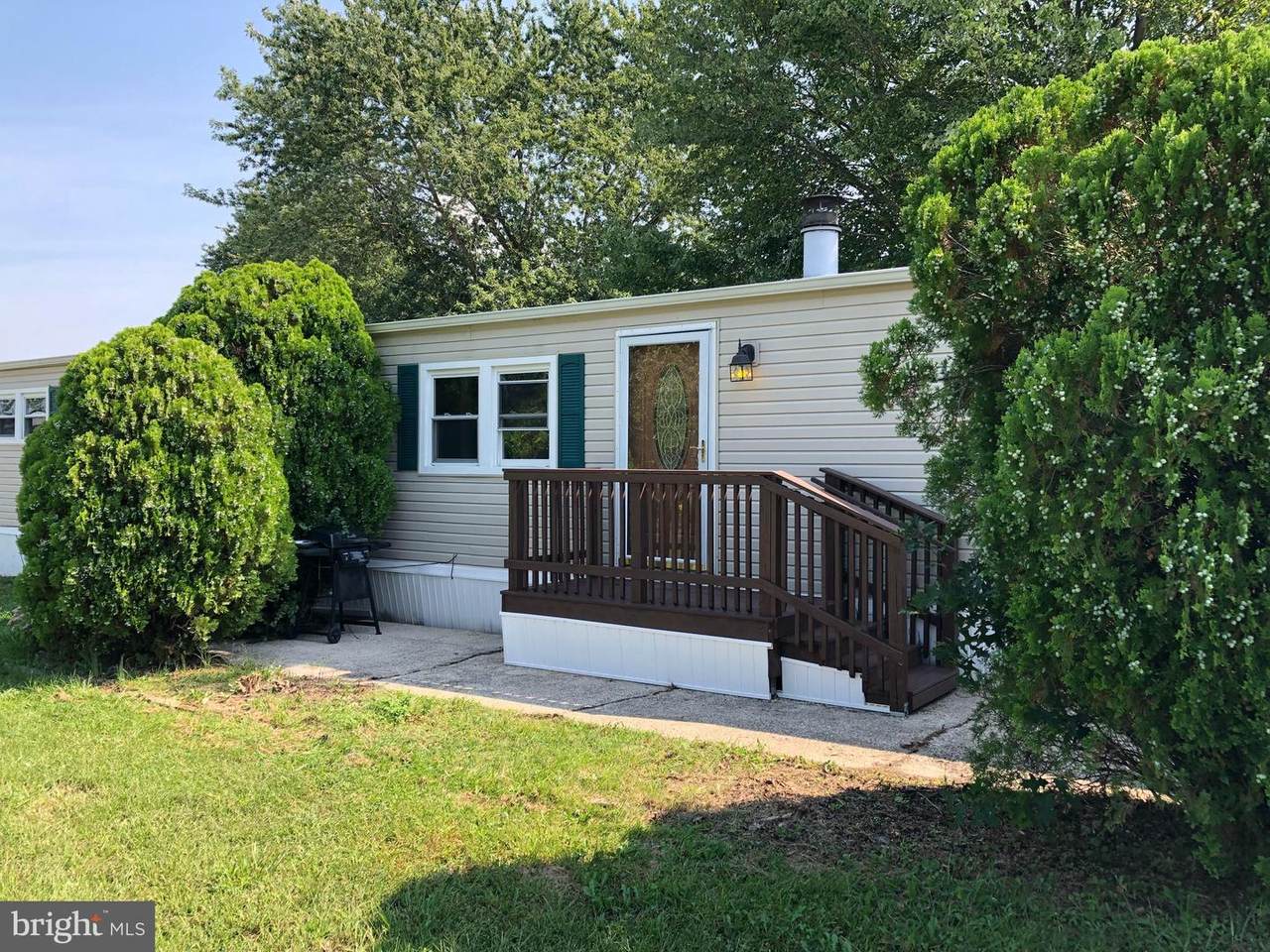 302 Arizona Avenue - Photo 1
