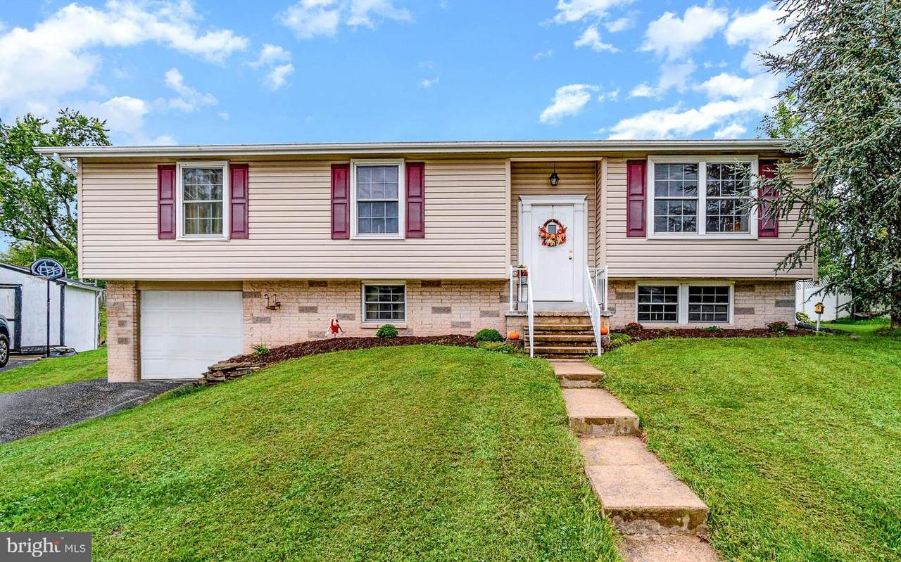 115 Delwood Drive - Photo 1