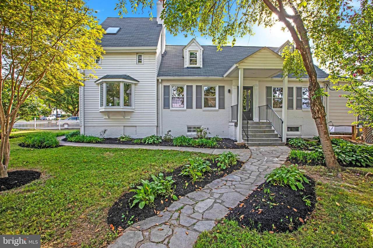 613 Pershing Drive - Photo 1