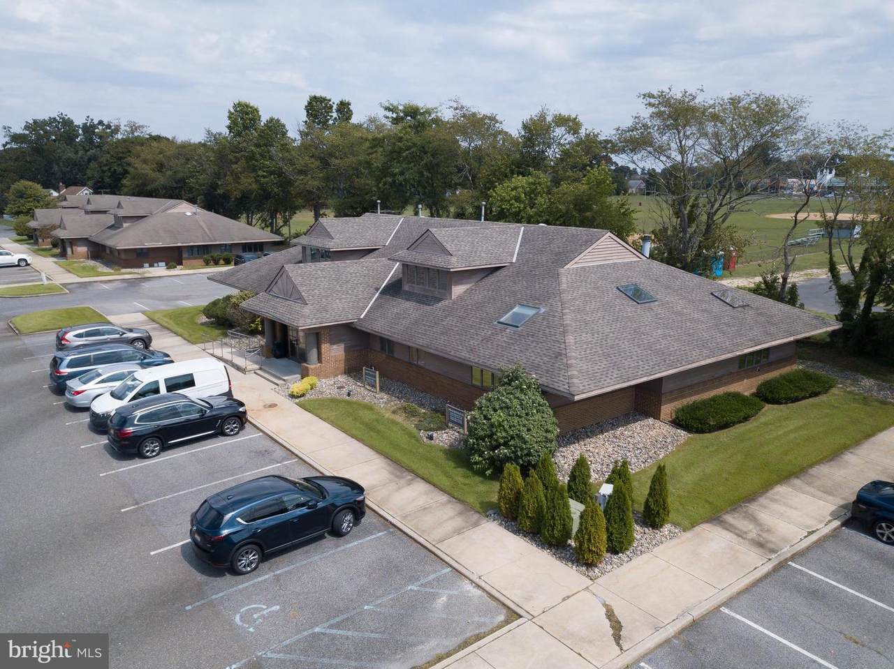 1138 Chestnut - Photo 1
