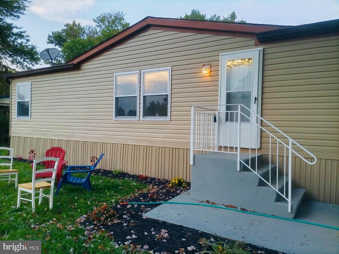 328 Stacy Ln - Photo 1