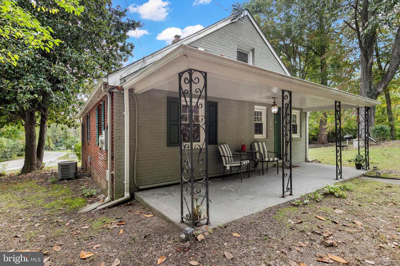 9314 Croom - Photo 1