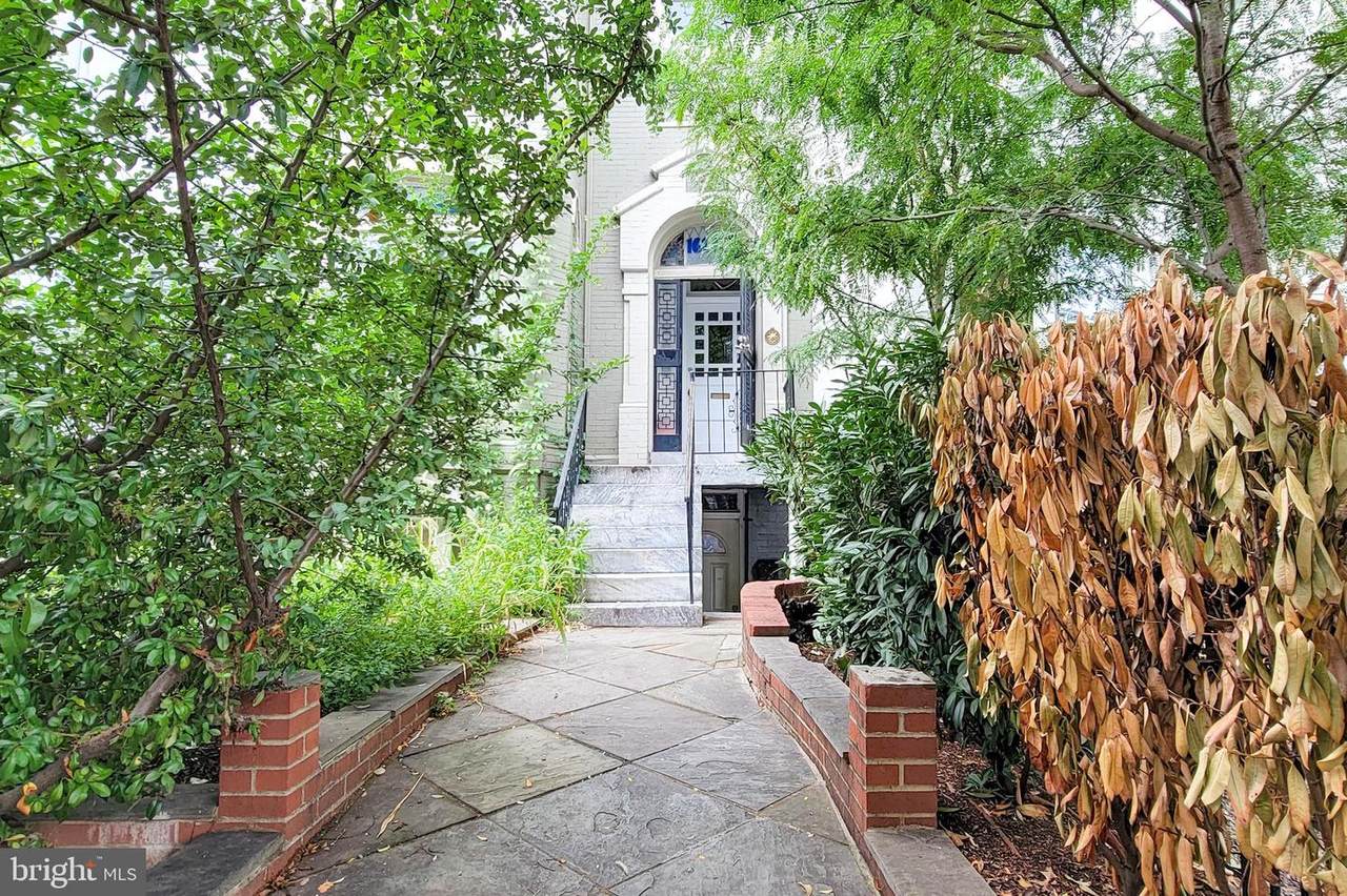 1636 19TH Street - Photo 1