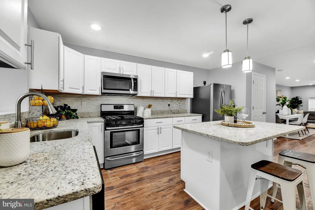 403 Kenwood Avenue - Photo 1