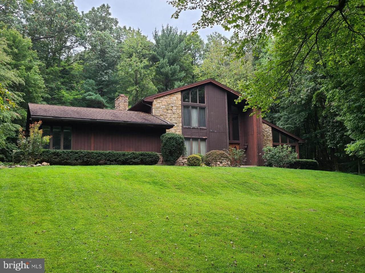530 Hemlock Lane - Photo 1