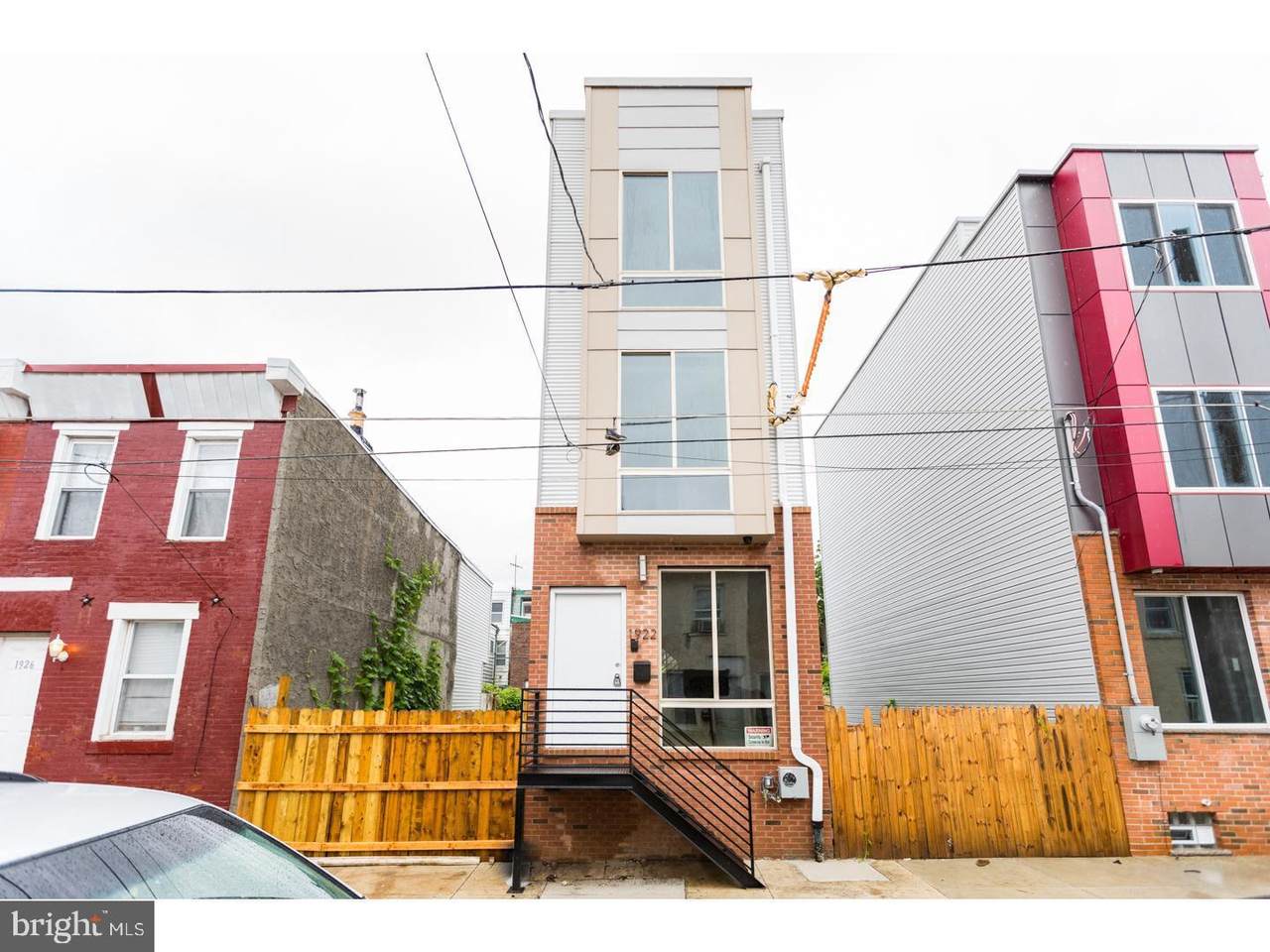1922 Oakdale Street - Photo 1