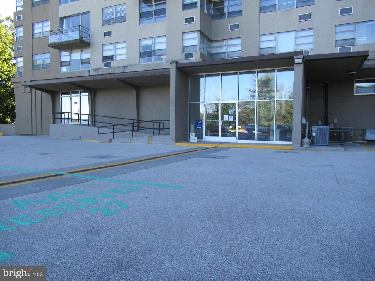 1030 Lancaster - Photo 1