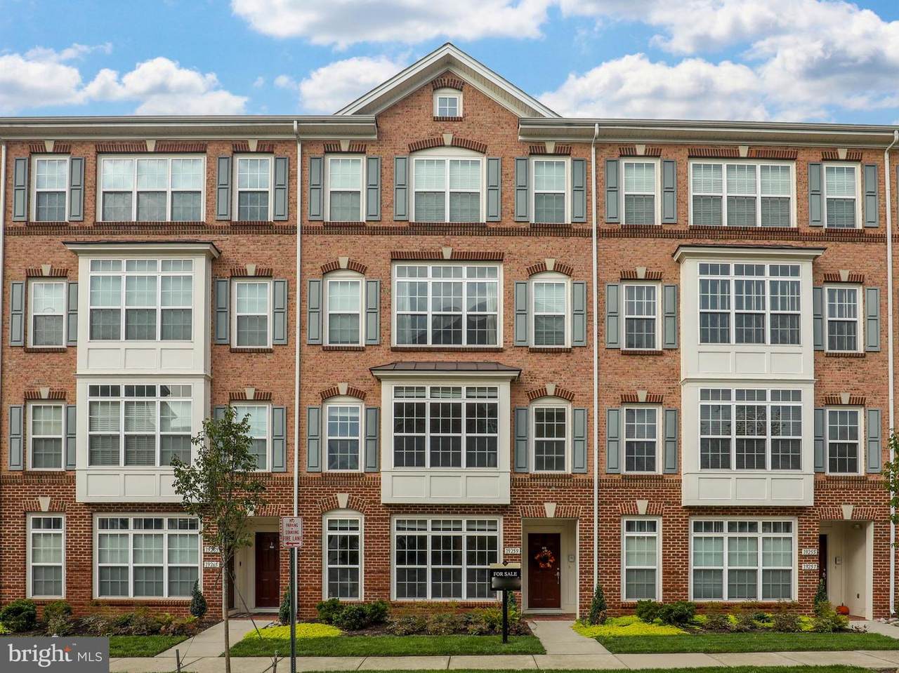 19261 Harlow Square - Photo 1