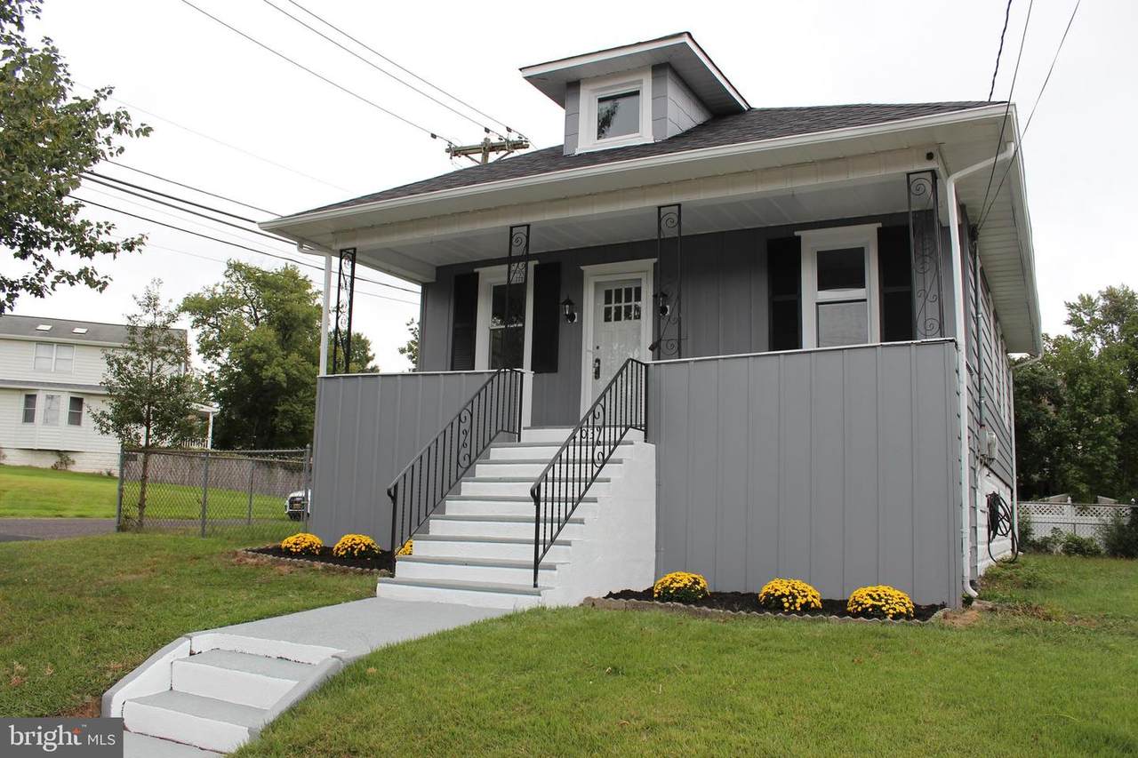 203 Cedar Avenue - Photo 1