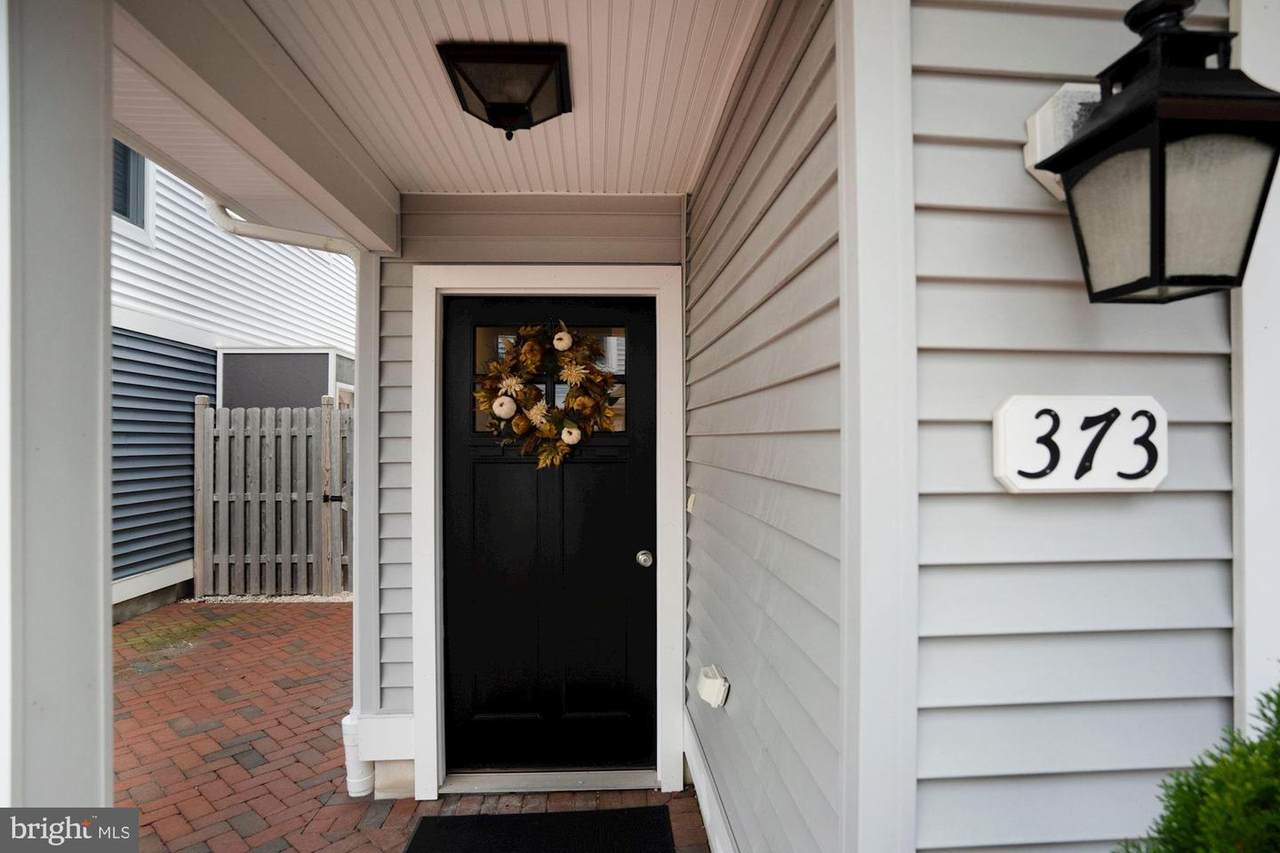 373 8TH Street - Photo 1