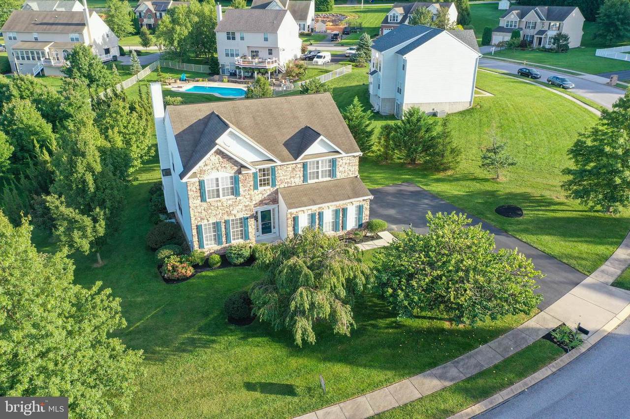 690 Clydesdale Drive - Photo 1