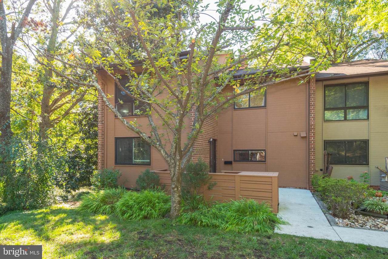 11625 Hunters Green Court - Photo 1