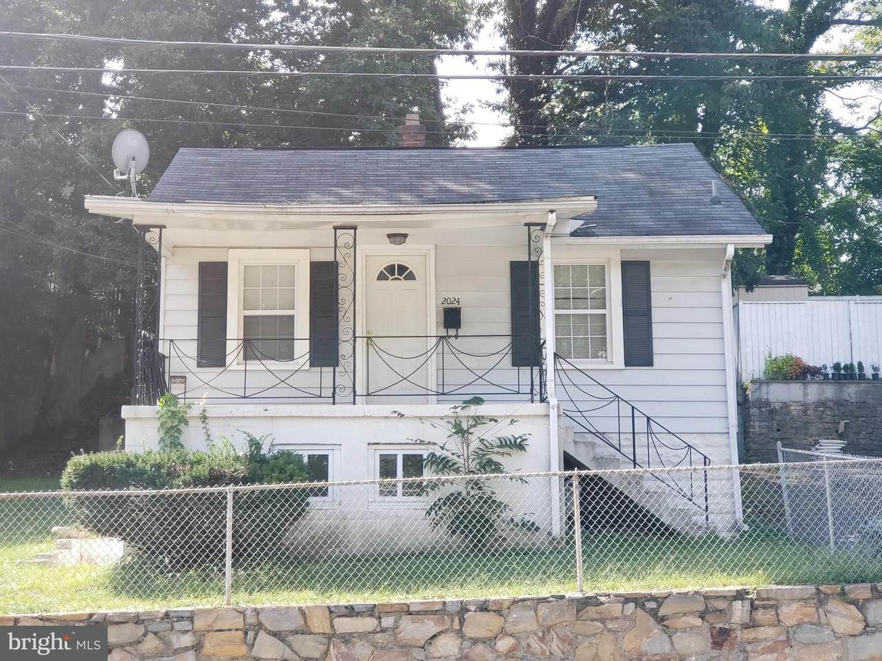 2024 Monroe Street - Photo 1