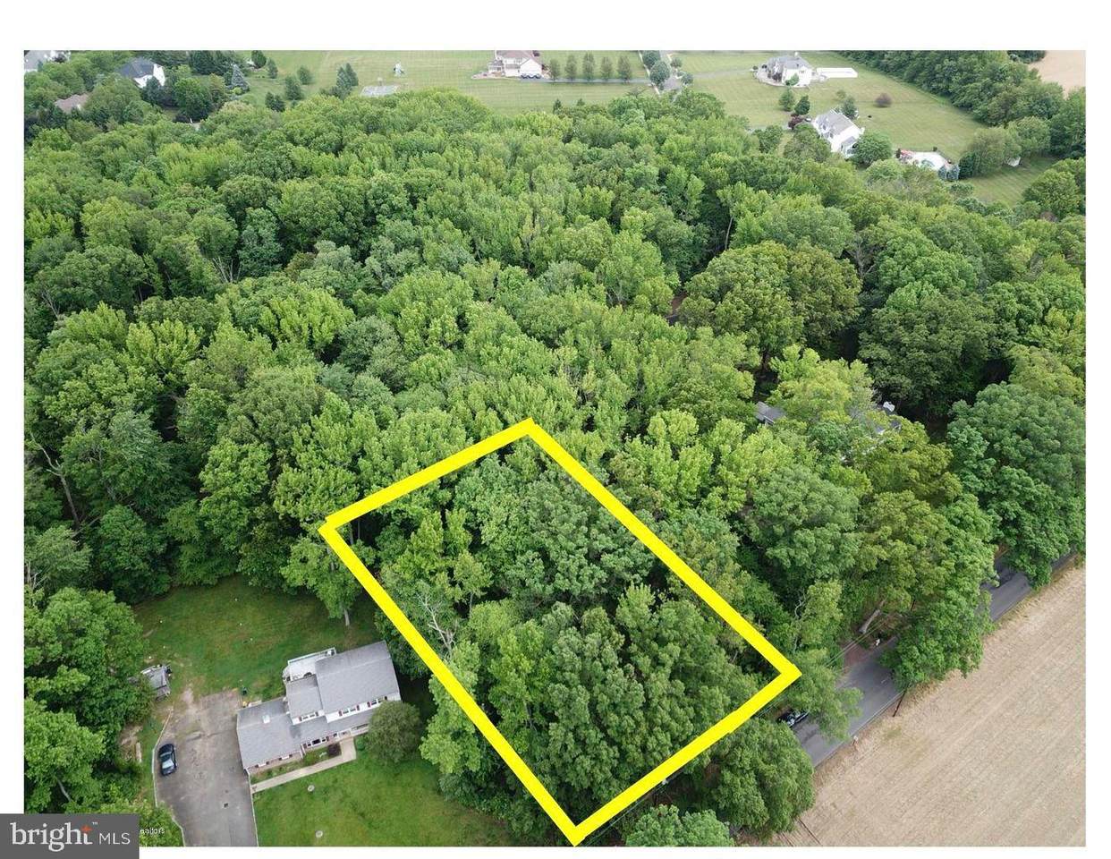 136 Line Road - Photo 1