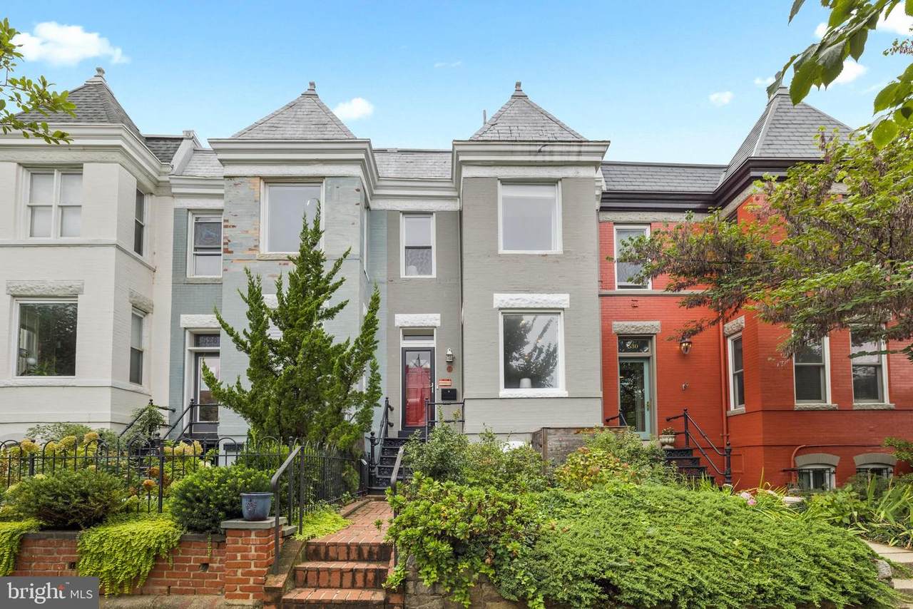 528 12TH Street - Photo 1