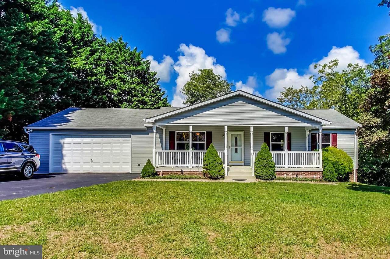 2920 Donegal Drive - Photo 1