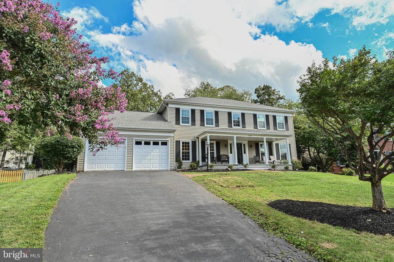 6407 Battle Rock Drive - Photo 1