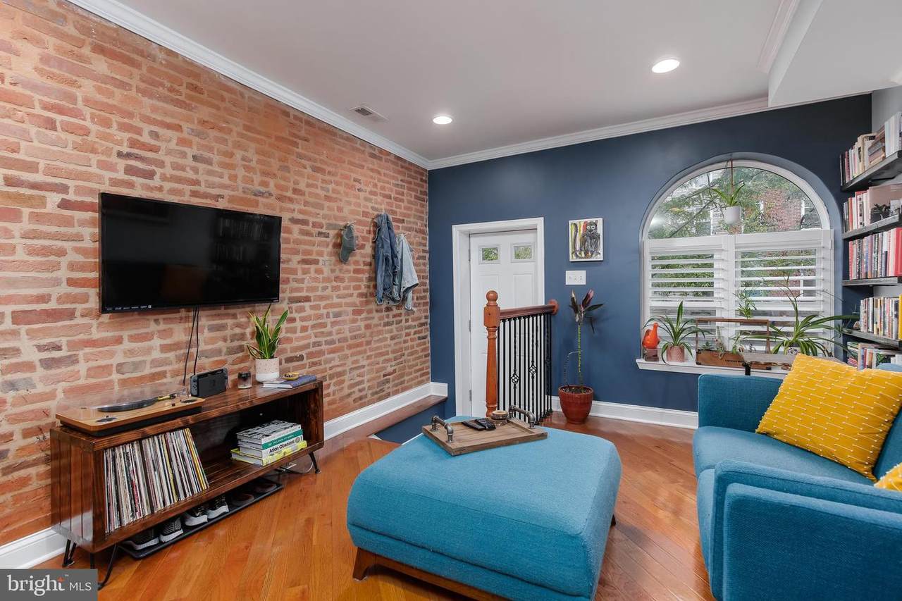 1015 Cross Street - Photo 1
