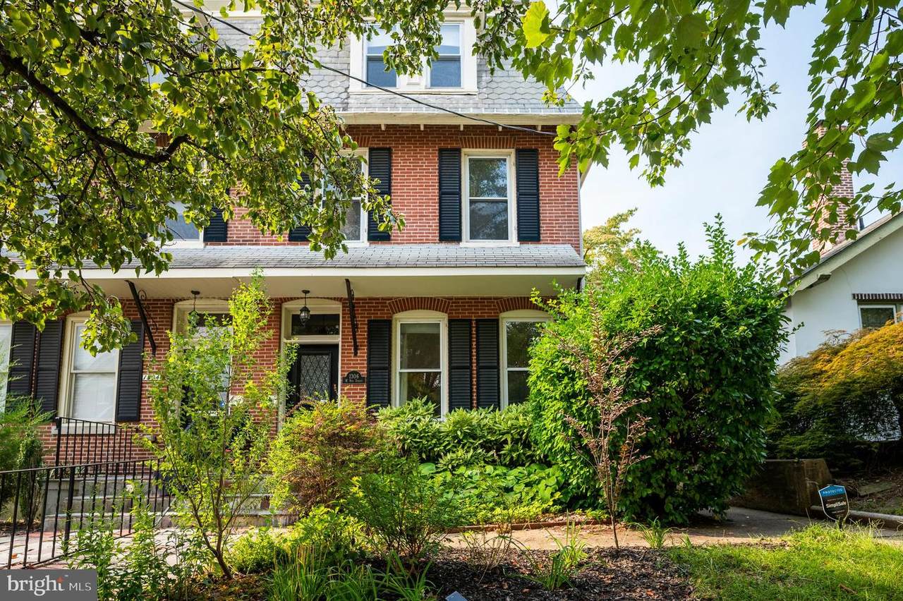 1306 9TH Street - Photo 1