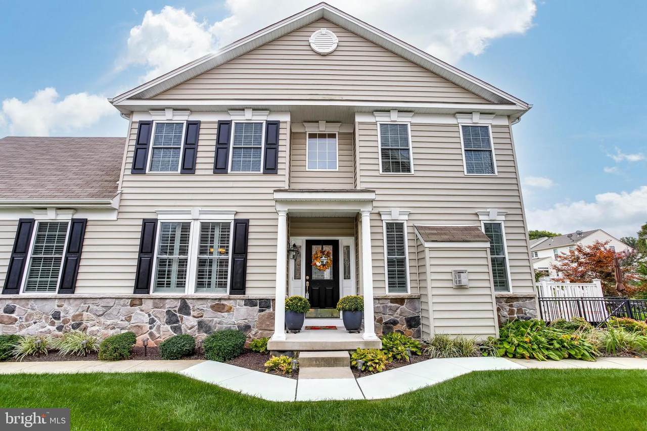 810 Bridle Path - Photo 1