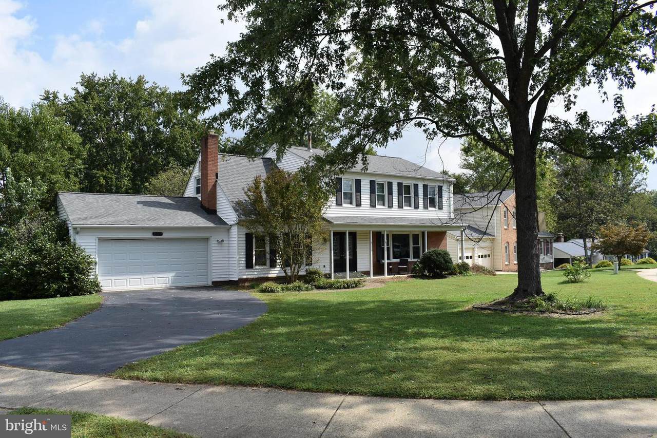 8011 Lake Pleasant Drive - Photo 1