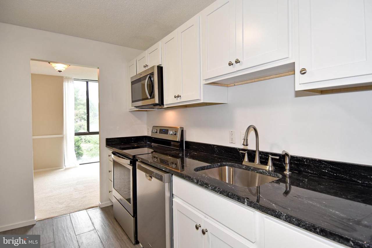 2300 Pimmit Drive - Photo 1
