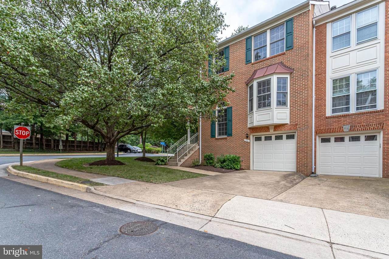 6301 Crooked Oak Lane - Photo 1