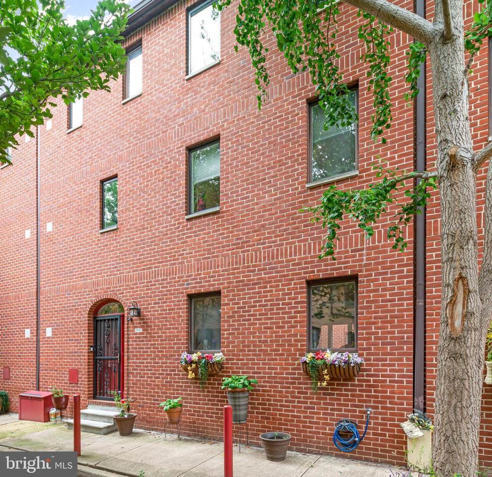 2027 Rodman Street - Photo 1