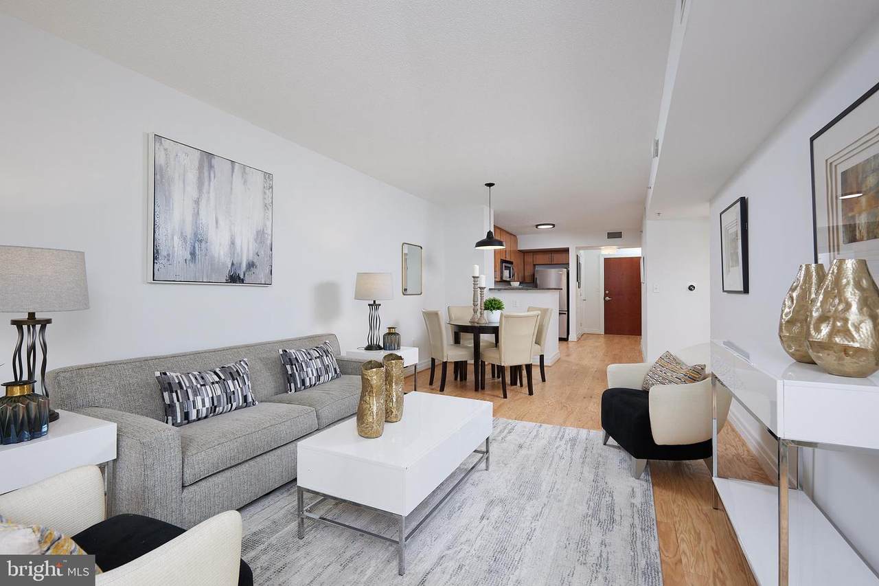 915 E Street - Photo 1