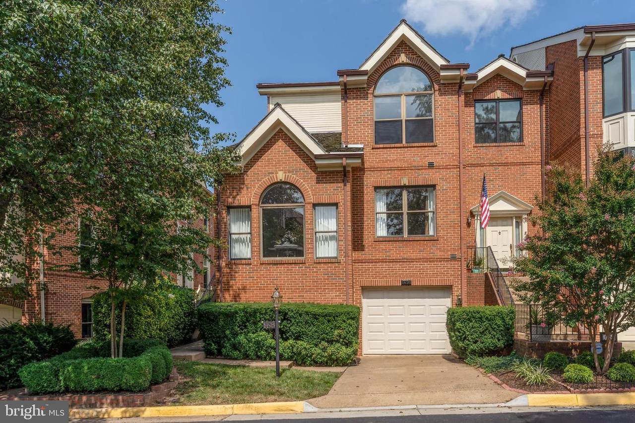 1498 Hampton Hill - Photo 1