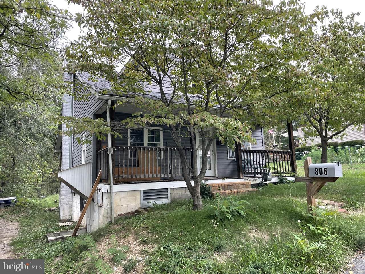 806 Rose Avenue - Photo 1