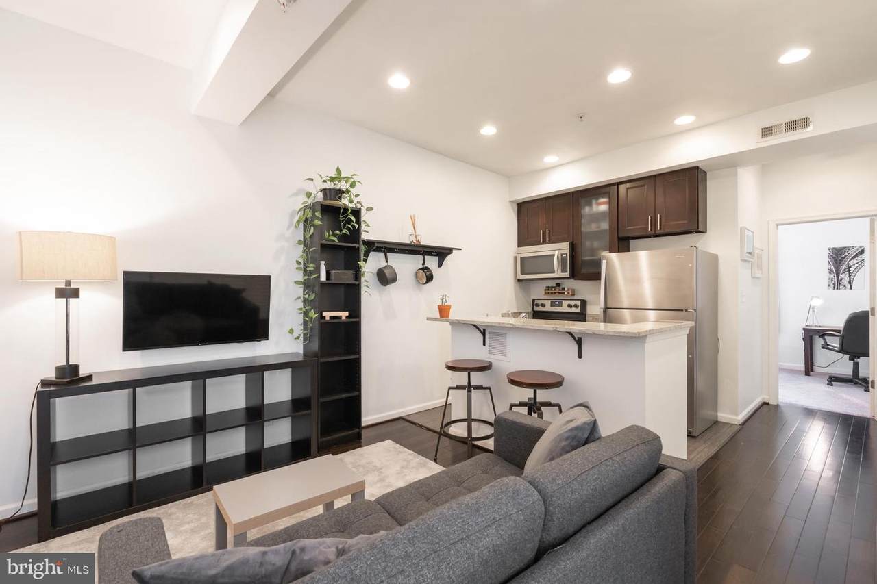 705 Kenyon Street - Photo 1