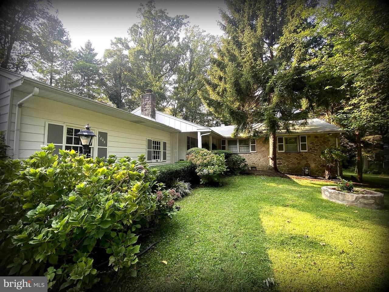 1009 Woodcircle Drive - Photo 1