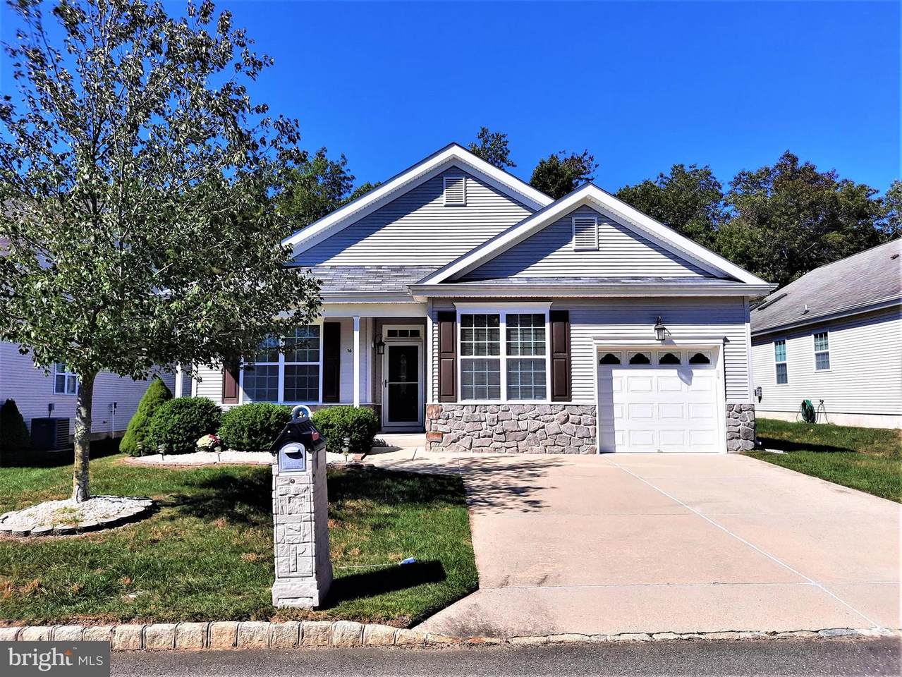 16 Iris Court - Photo 1
