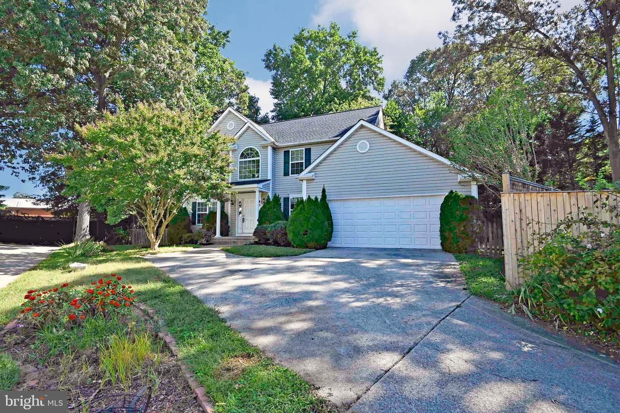 608 Robinson Place Court - Photo 1