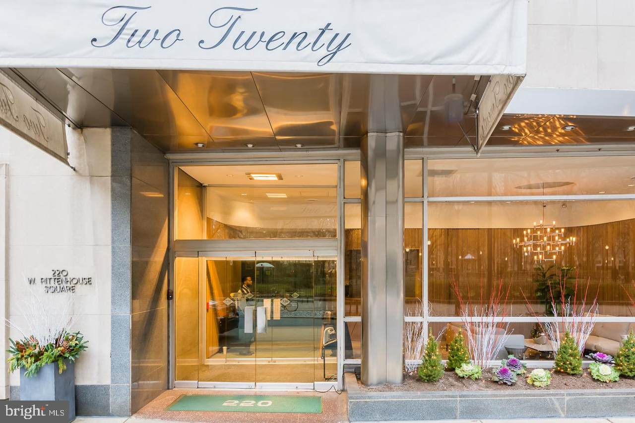 220 Rittenhouse Square - Photo 1