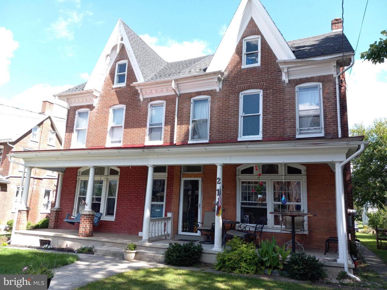214 Noble St - Photo 1