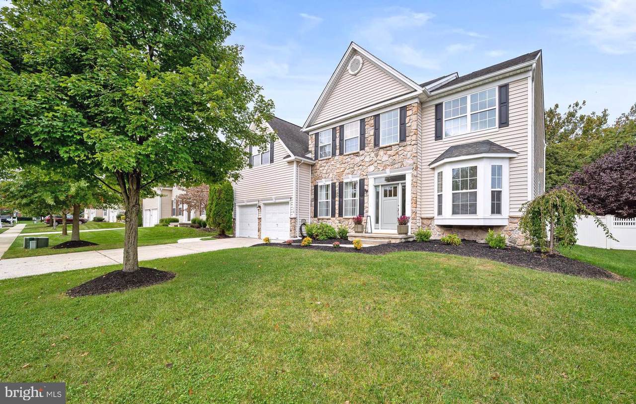 119 Foxwood Terrace - Photo 1