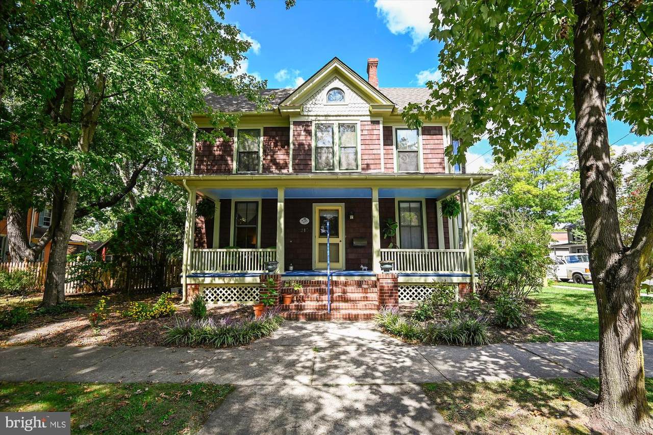 213 Brookletts Avenue - Photo 1