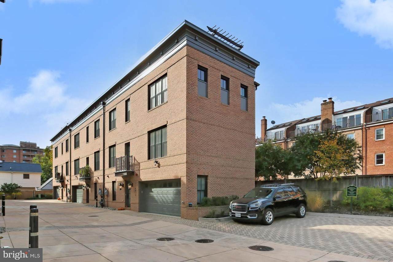 1134 Stuart Street - Photo 1