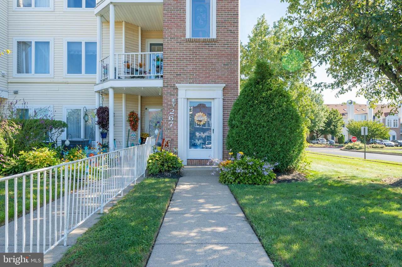 267 Devon Way - Photo 1