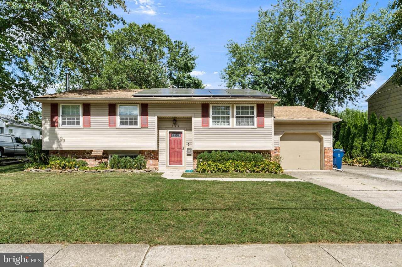 135 Princeton Place - Photo 1