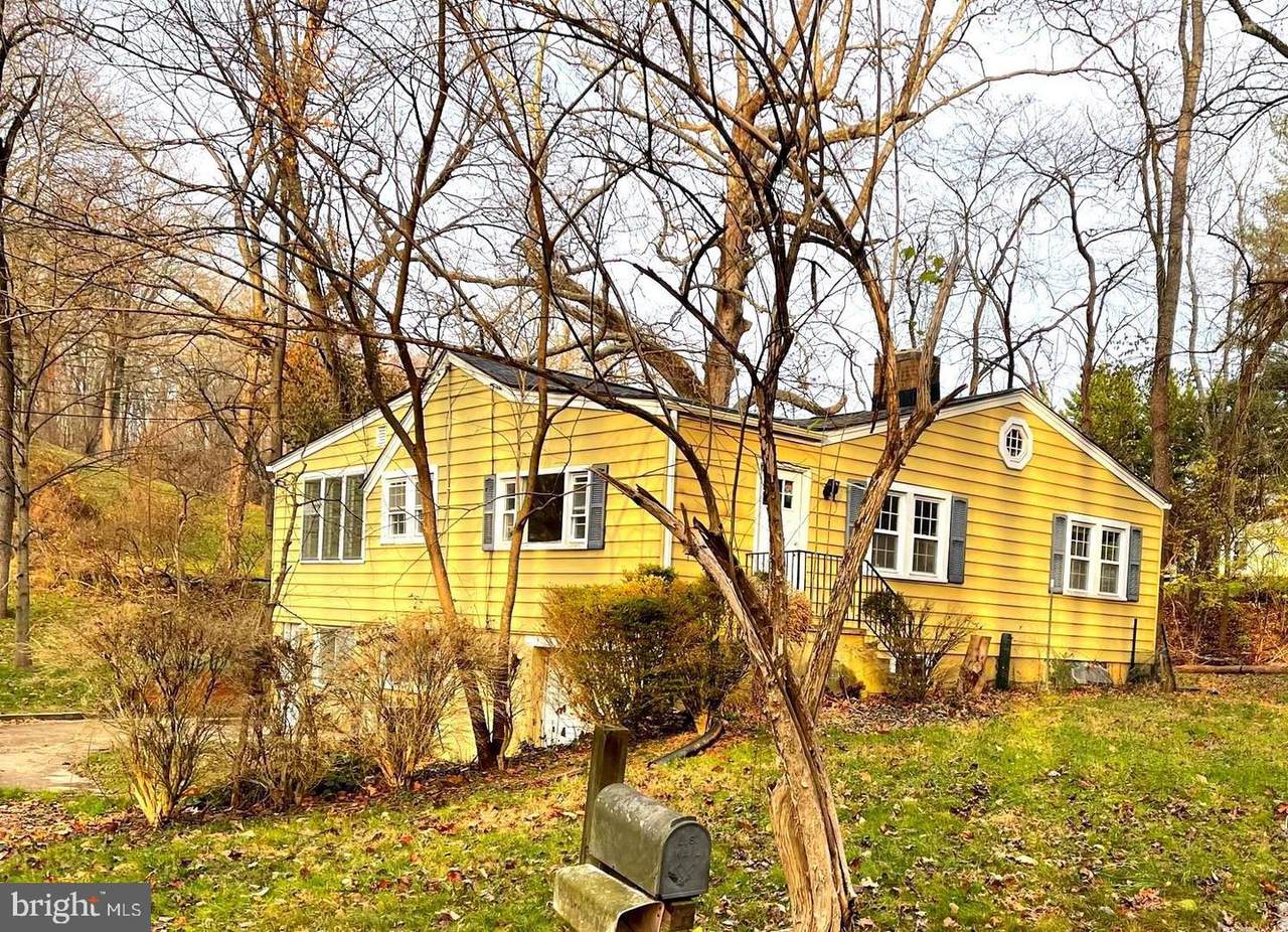 9016 Falls Run Road - Photo 1