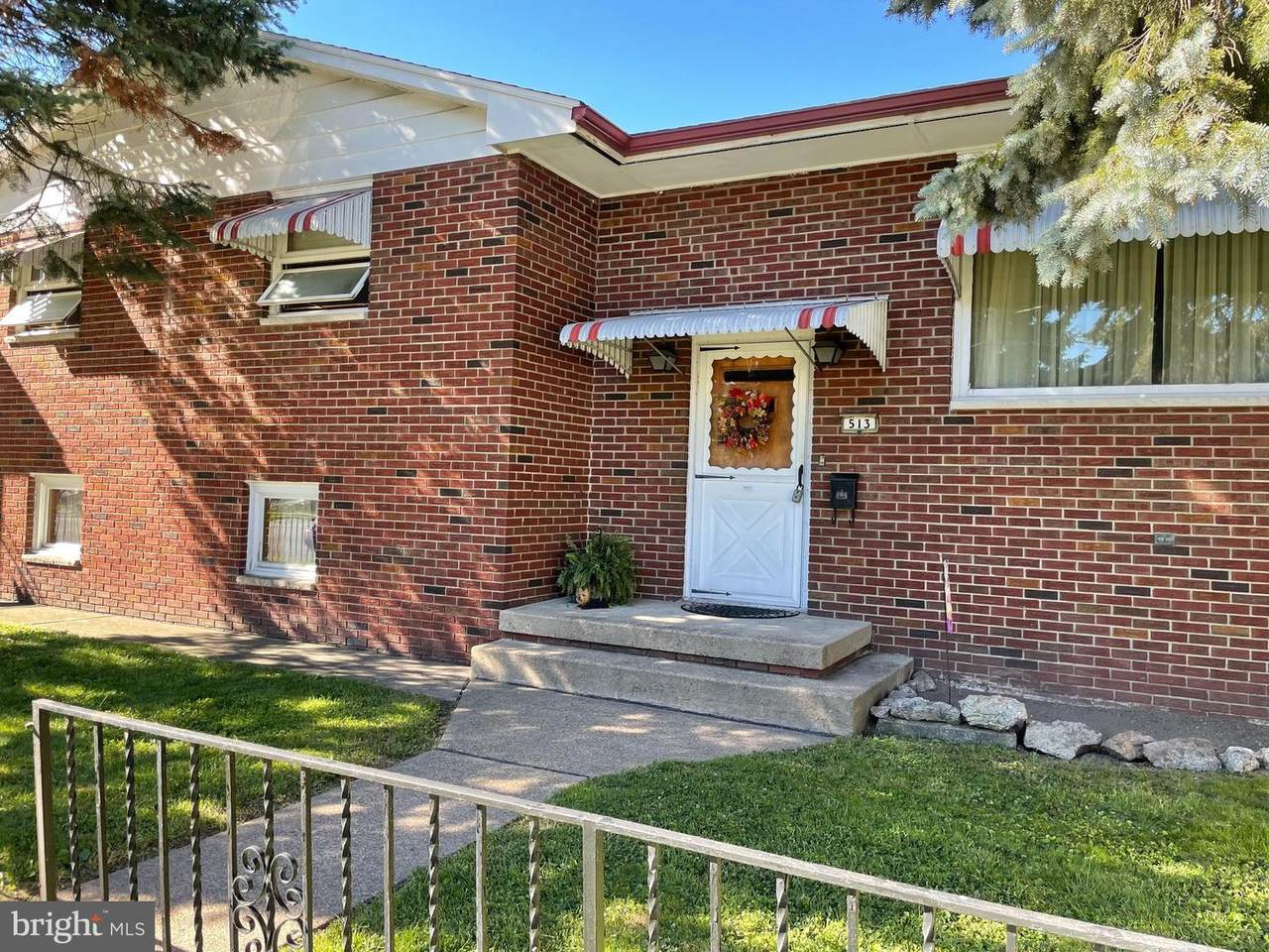 513 4TH Street - Photo 1