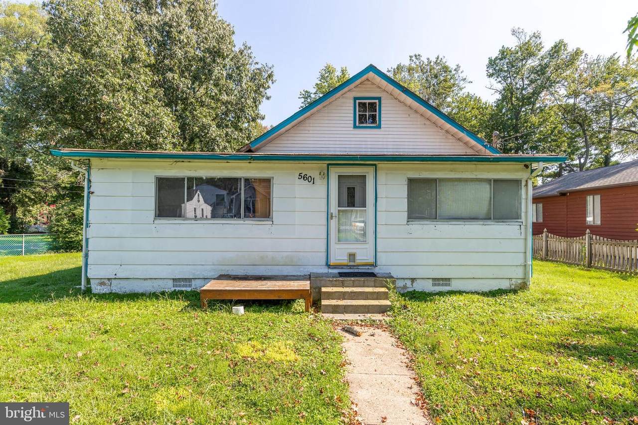 5601 Essex Street - Photo 1
